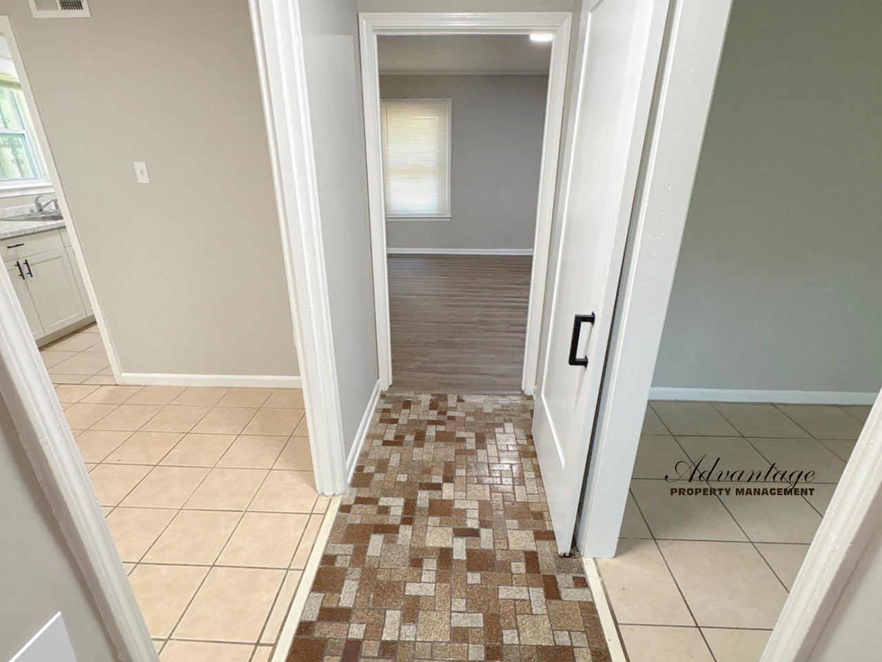4092 Twilight Ave - Photo 7 of 23