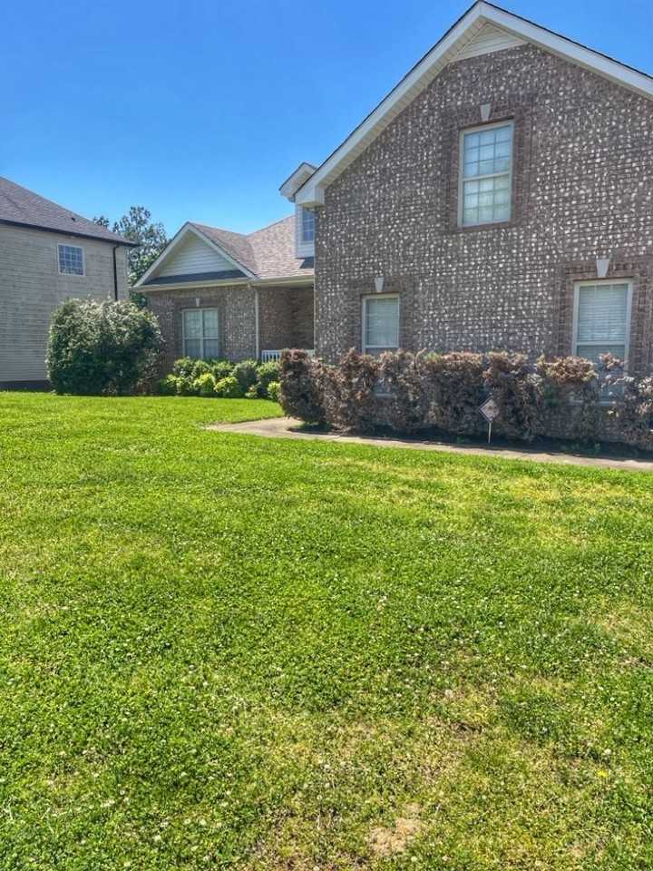1320 Vantage Ct - Photo 3 of 17
