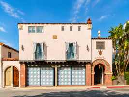 featured image of 8225 Fountain Ave