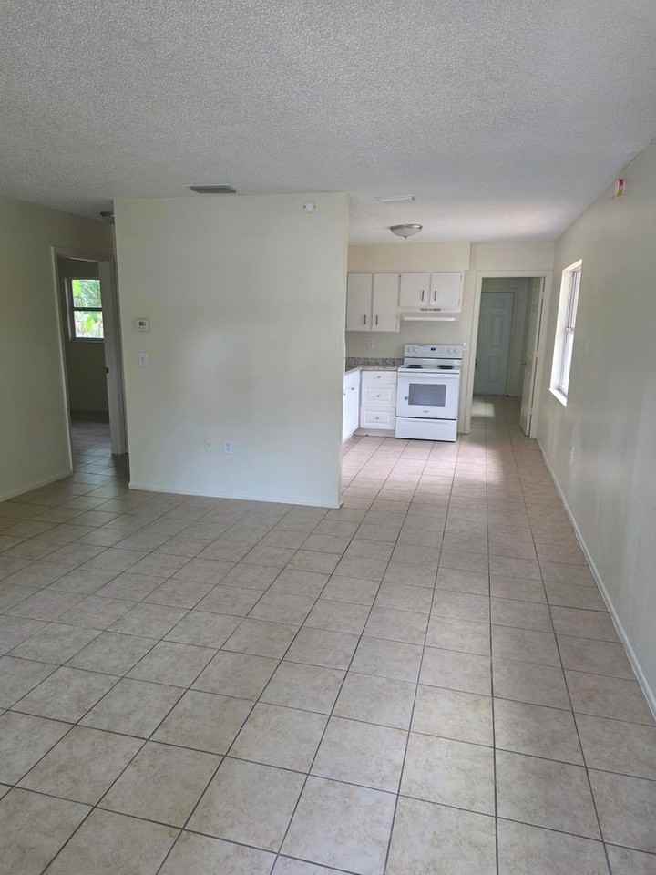 5621 7th Street Ct E - Photo 2 of 10