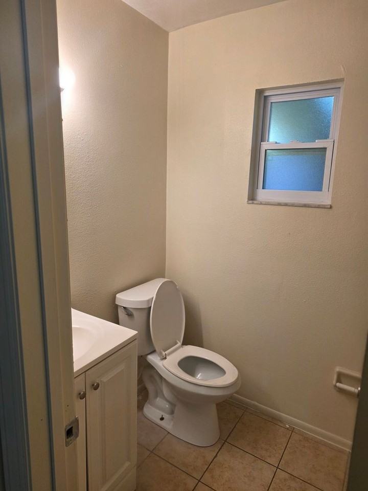 5621 7th Street Ct E - Photo 5 of 10