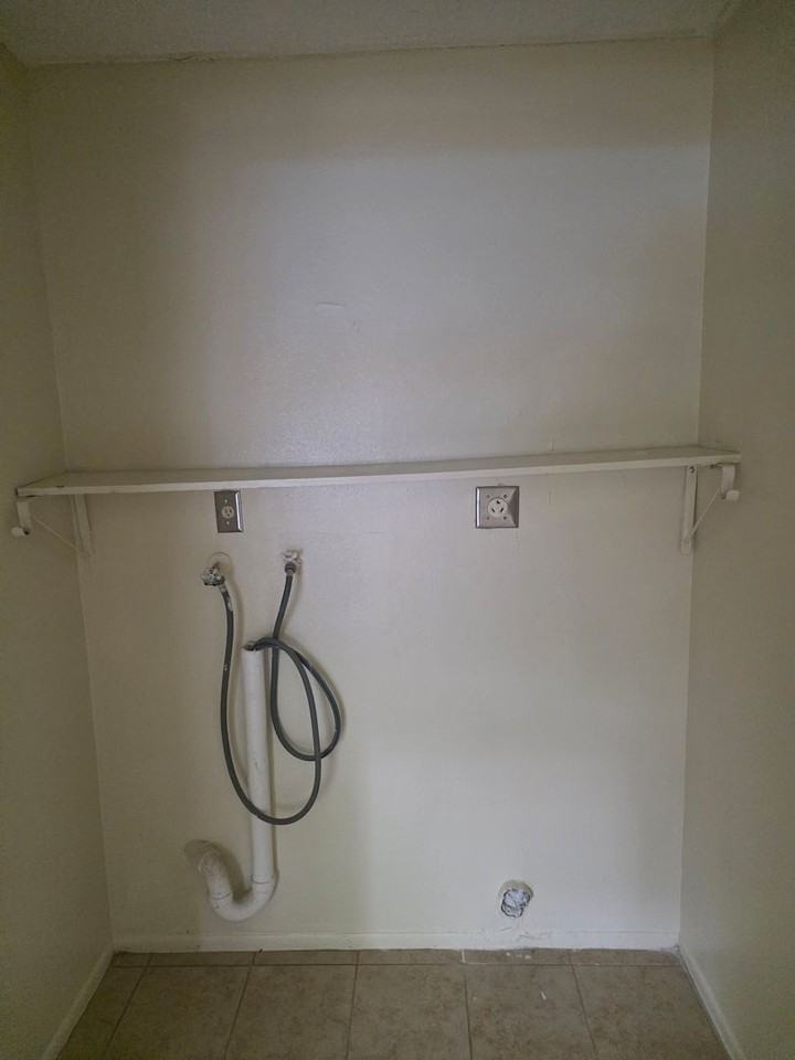 5621 7th Street Ct E - Photo 7 of 10
