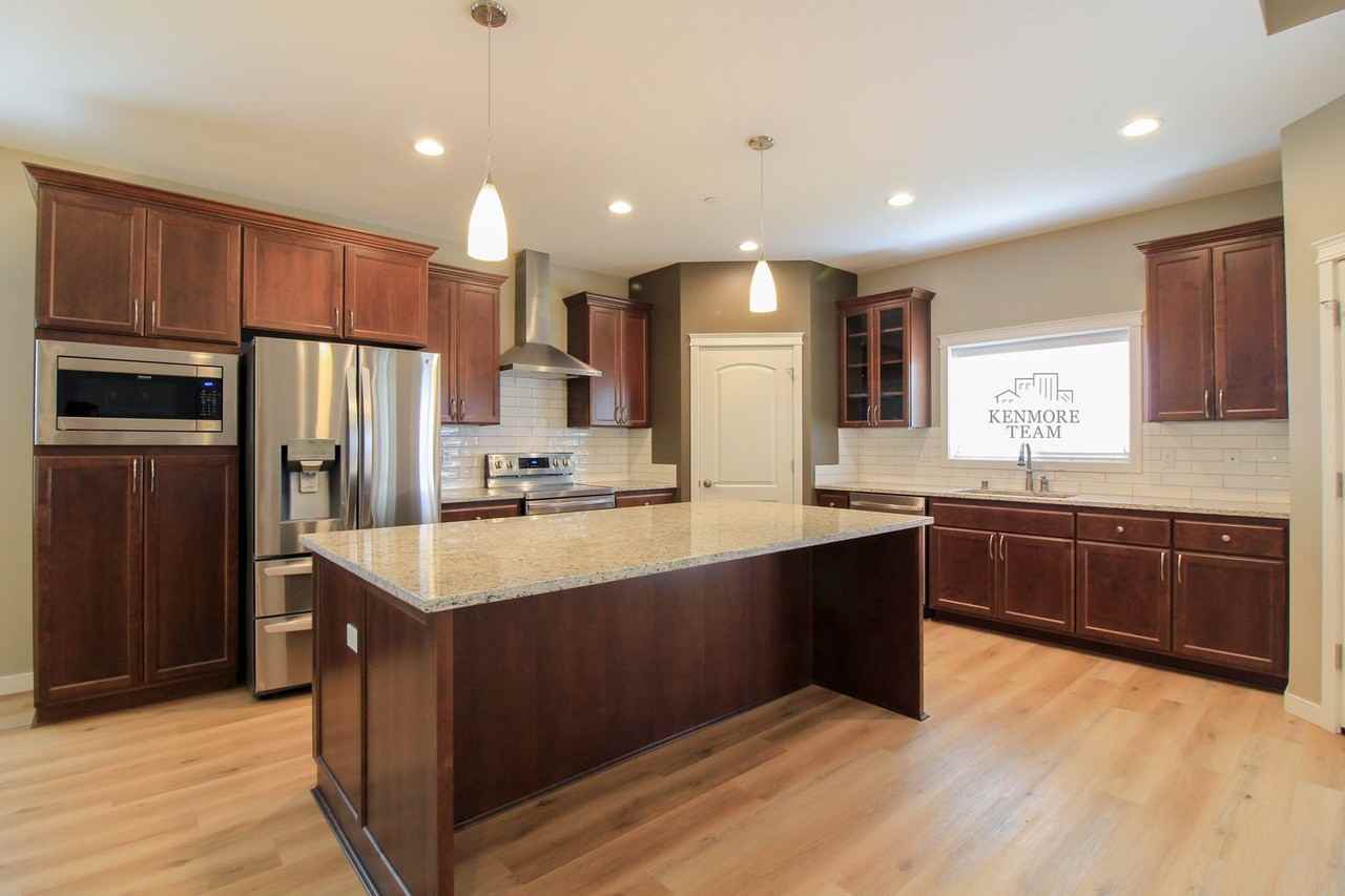 4743 Jodie St - Photo 2 of 15