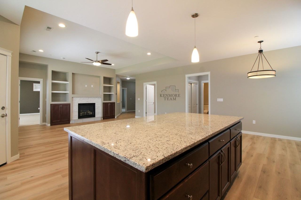 4743 Jodie St - Photo 3 of 15