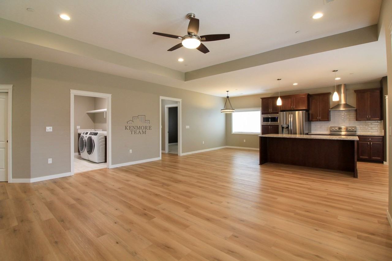 4743 Jodie St - Photo 6 of 15