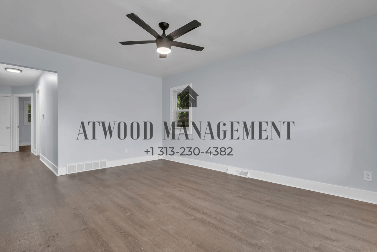 7677 Westwood St - Photo 3 of 17