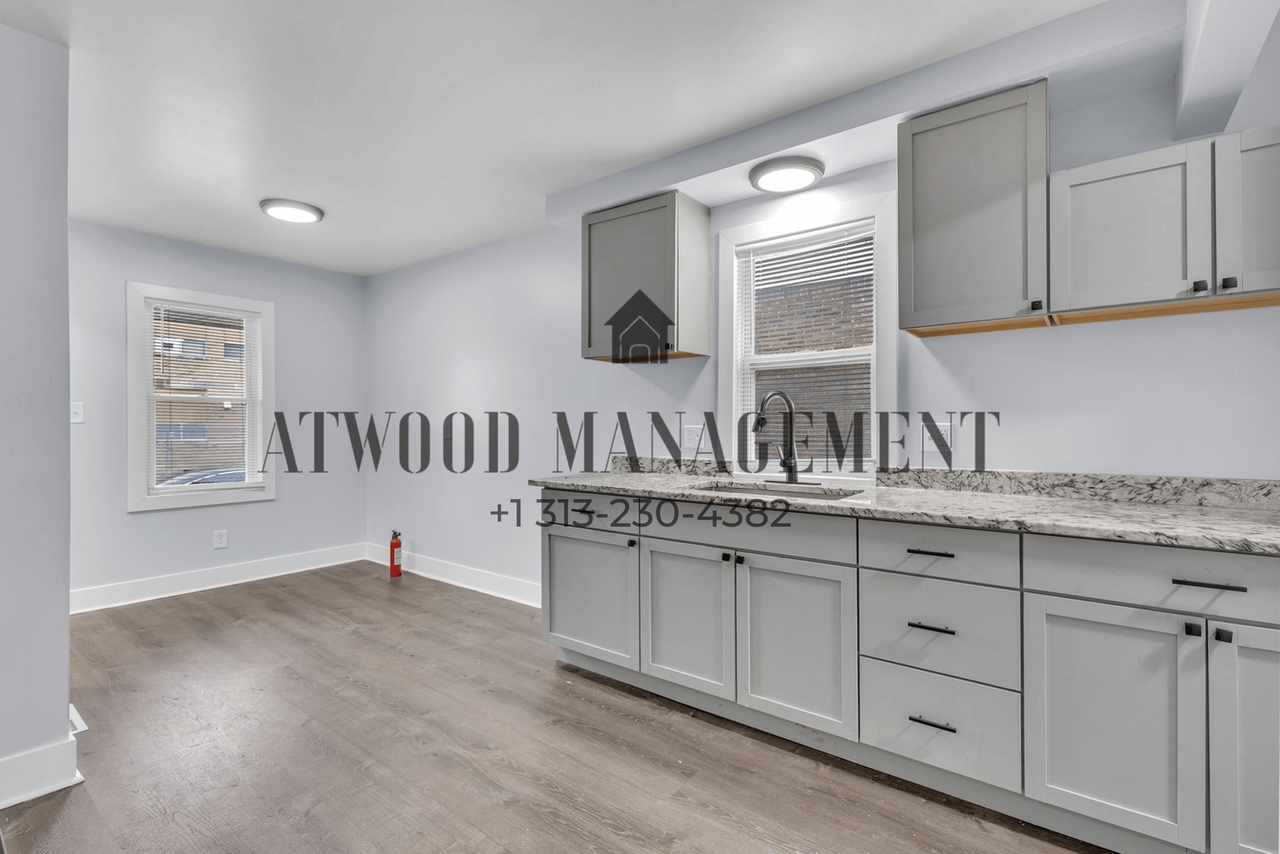 7677 Westwood St - Photo 5 of 17