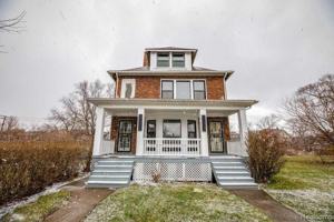 featured image of 1436 Baldwin St