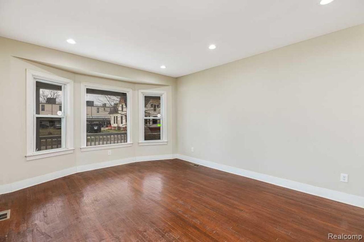 1436 Baldwin St - Photo 3 of 9