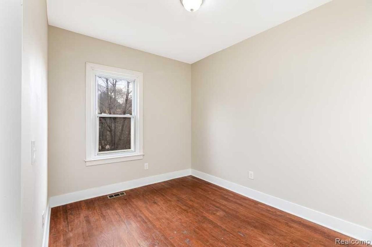 1436 Baldwin St - Photo 7 of 9