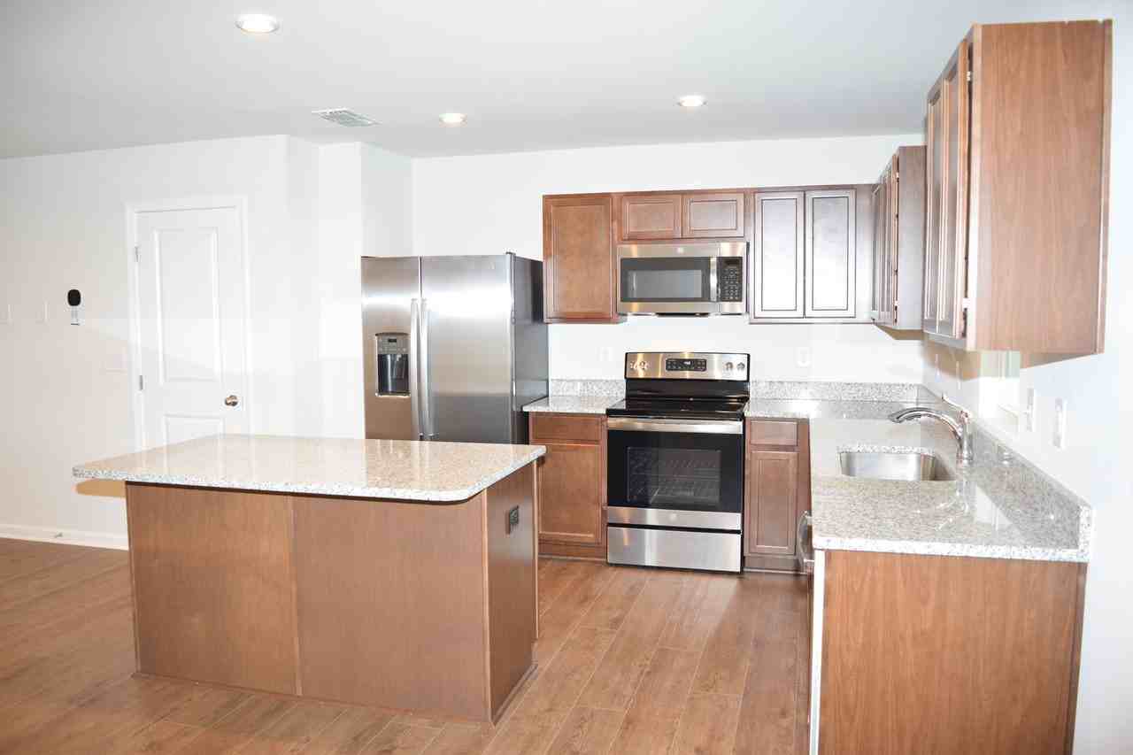 1530 39th Avenue Loop Ne #5 - Photo 5 of 44