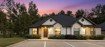 featured image of 2151 E Grande Blvd