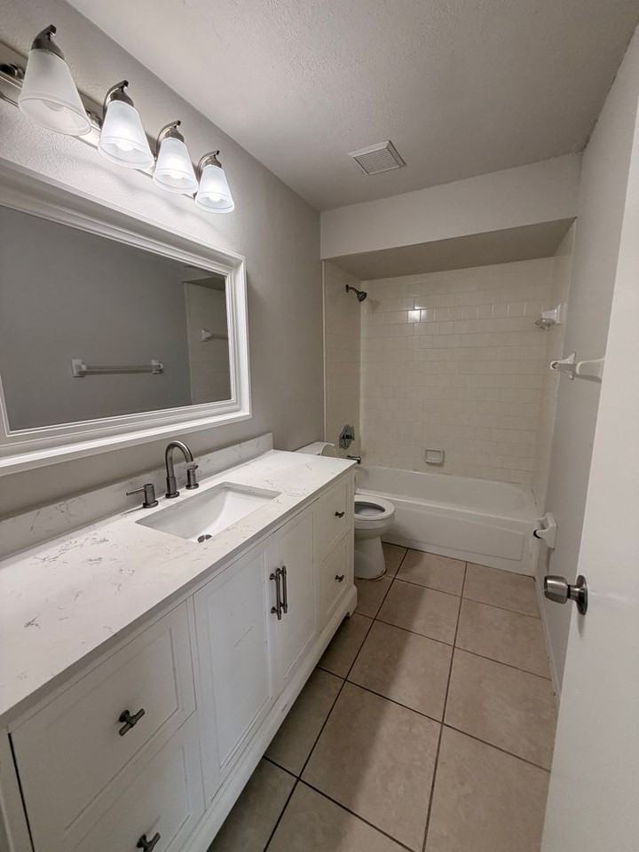 1832 Rita St - Photo 3 of 10