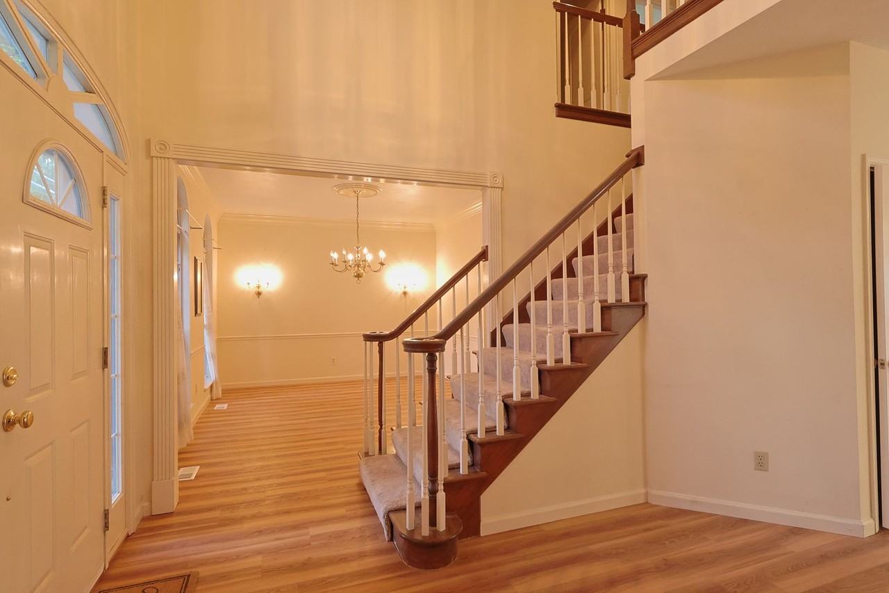 600 Arbor Glen Ct - Photo 5 of 33