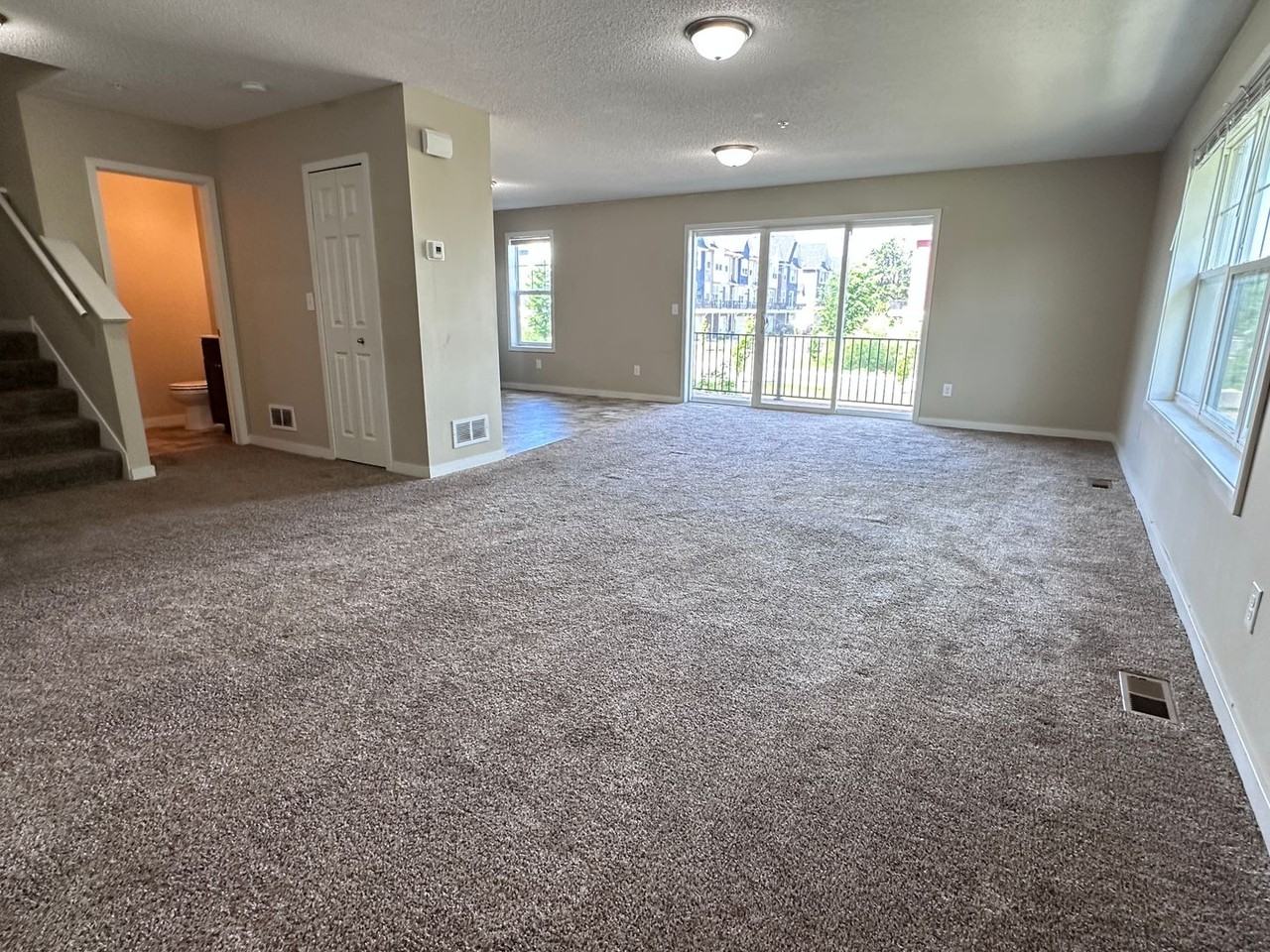 11964 Emery Village Dr N - Photo 2 of 20