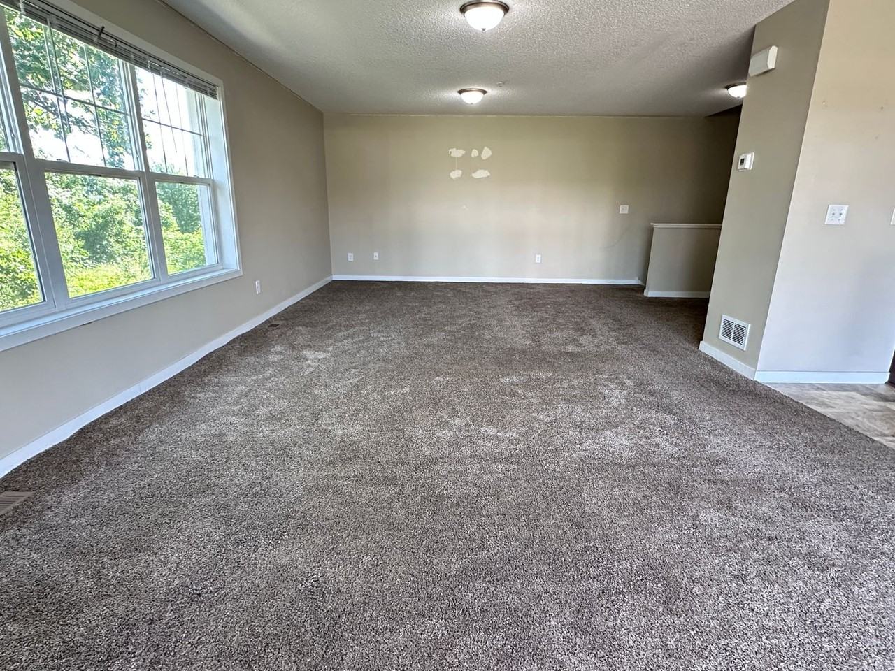 11964 Emery Village Dr N - Photo 5 of 20
