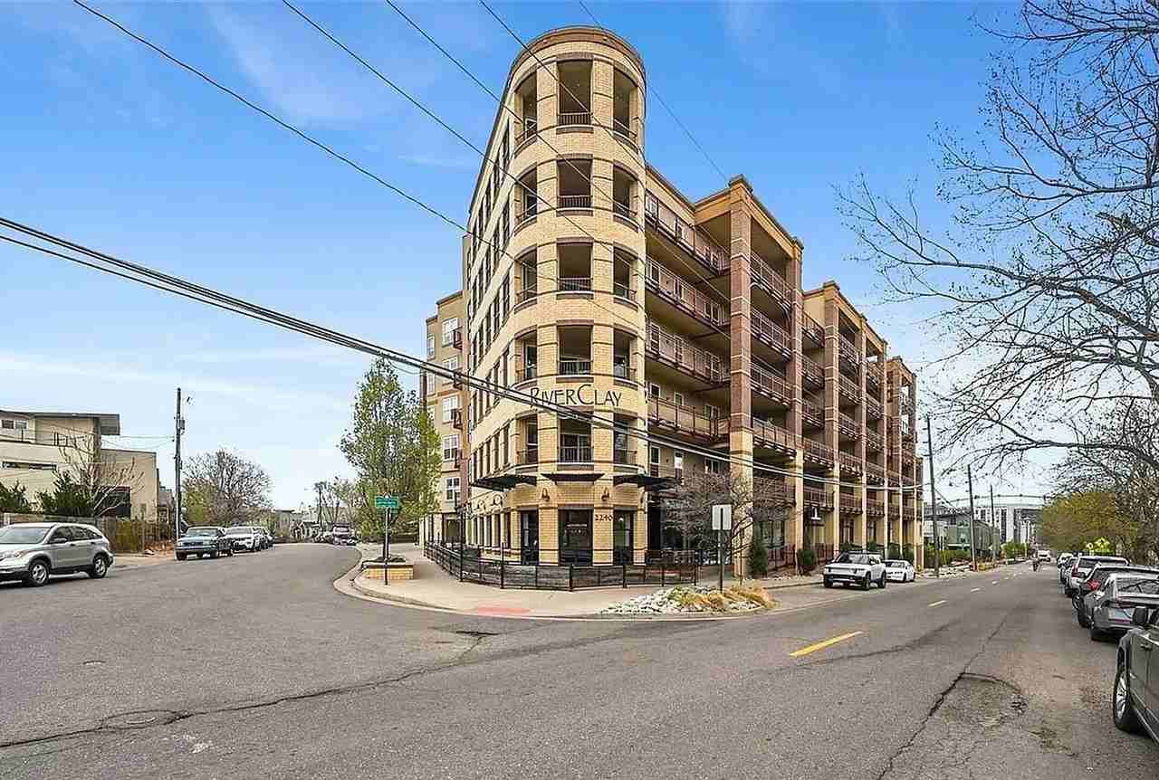 2240 N Clay St - Photo 2 of 11
