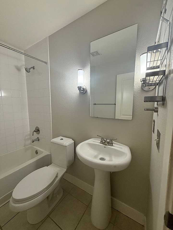 2240 N Clay St - Photo 7 of 11
