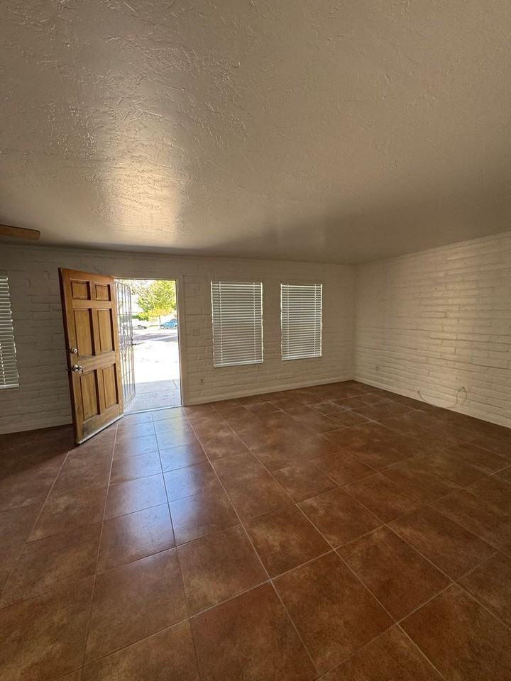 6626 E Calle La Paz - Photo 3 of 6
