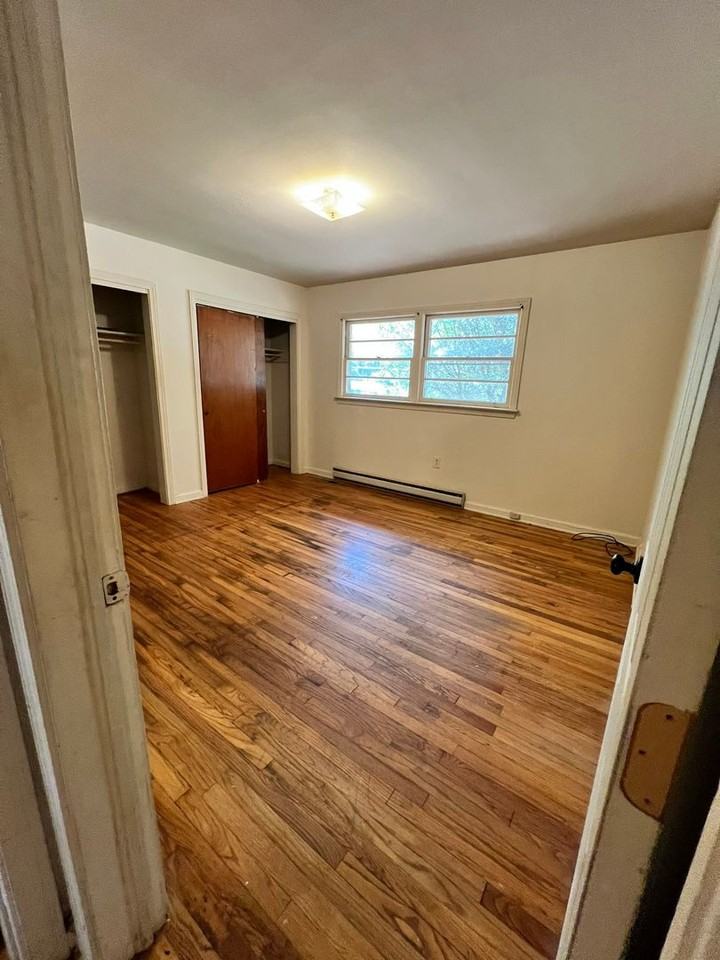 204 Pine Ln - Photo 4 of 9