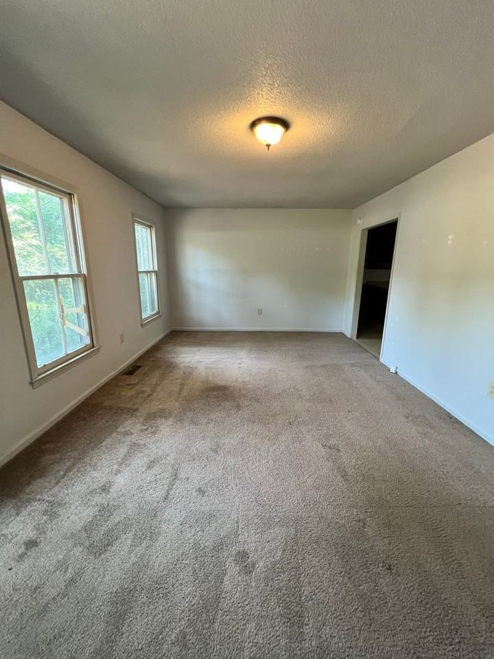 503 W Fredericks St - Photo 2 of 13