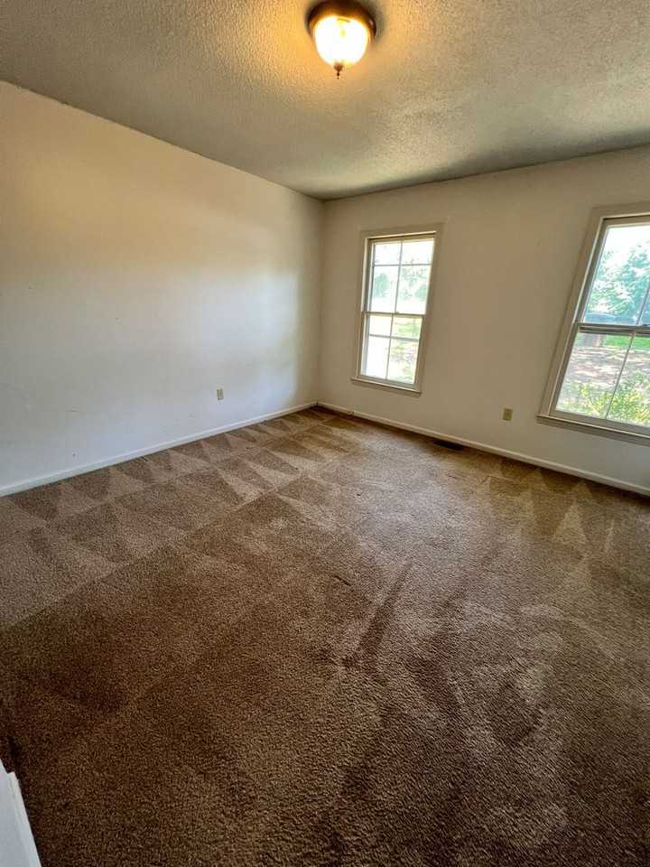503 W Fredericks St - Photo 6 of 13