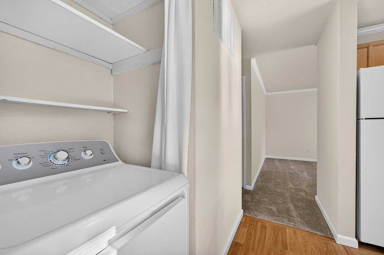 1574 Sunnyvale Ave #33 - Photo 5 of 28