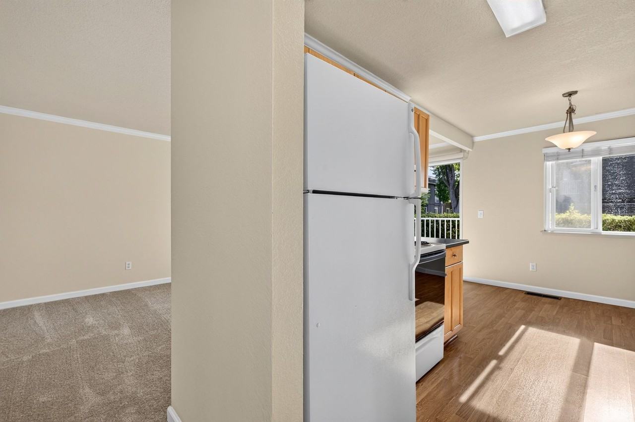 1574 Sunnyvale Ave #33 - Photo 7 of 28