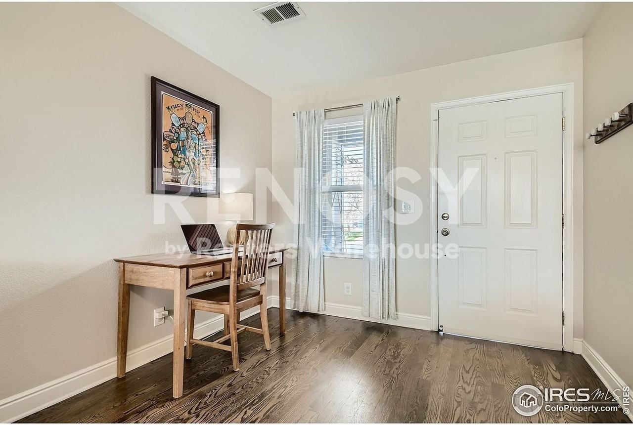 11089 Gaylord St - Photo 4 of 50