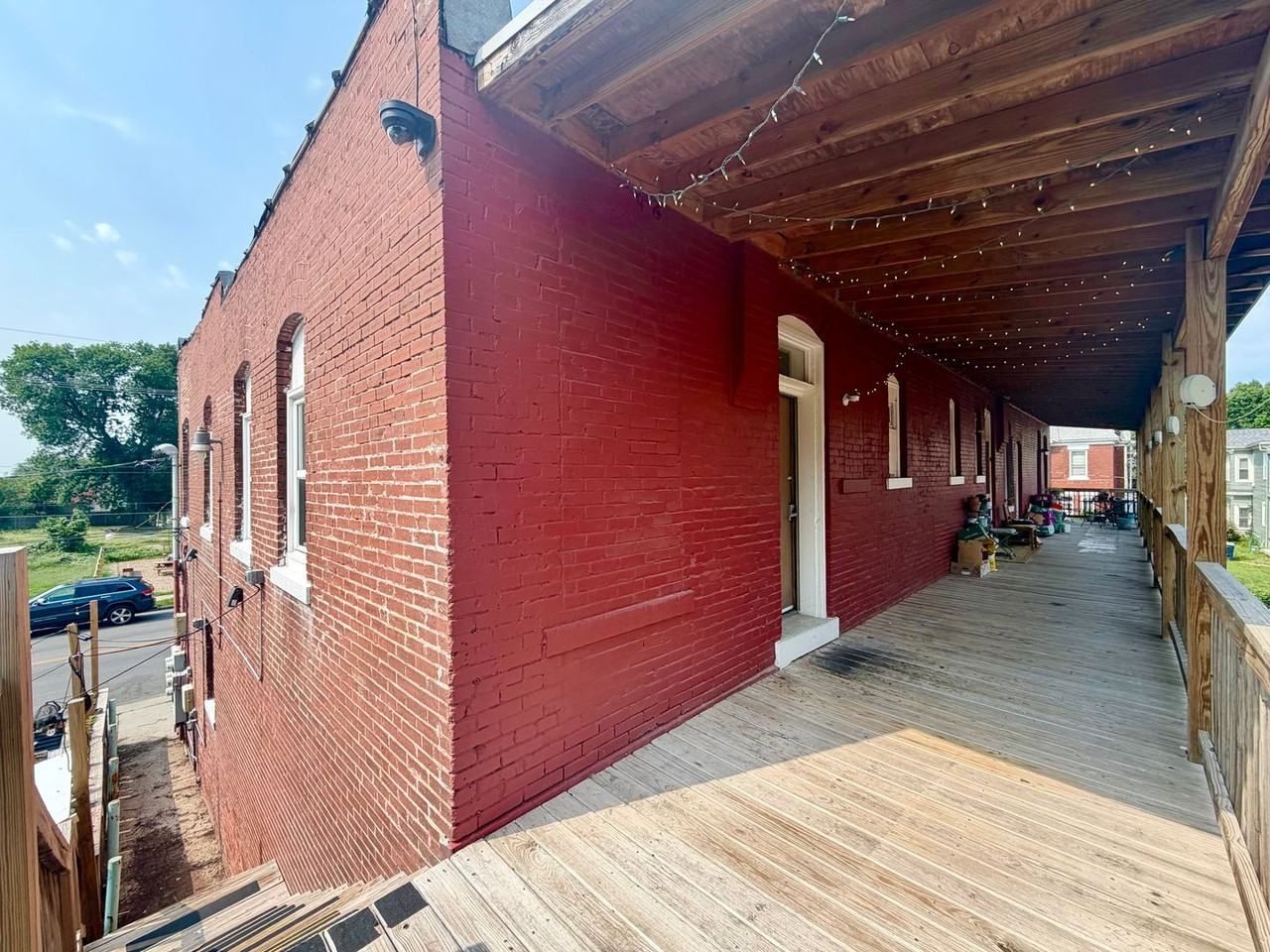 2202 Lexington Ave - Photo 3 of 17