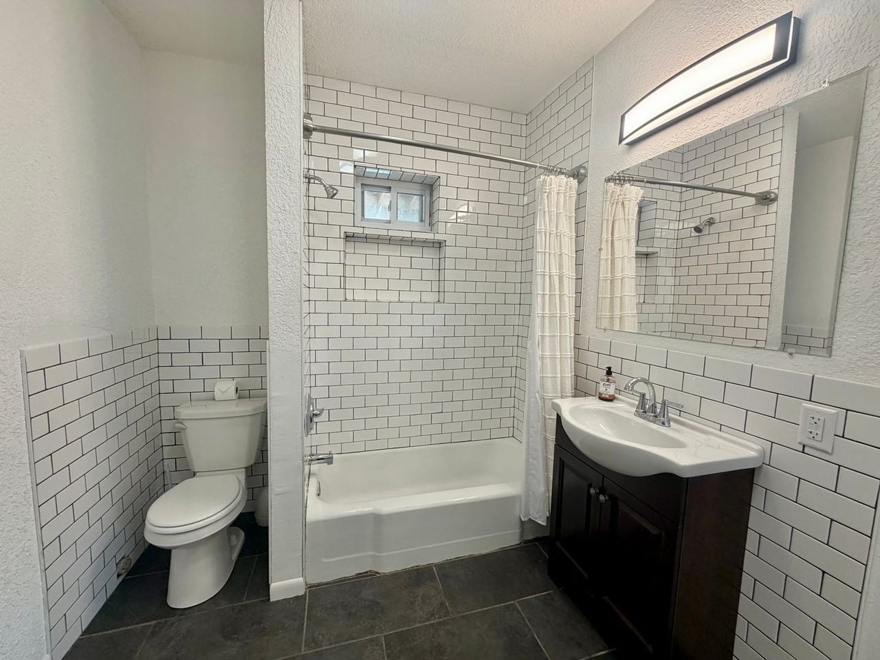 2202 Lexington Ave - Photo 6 of 17