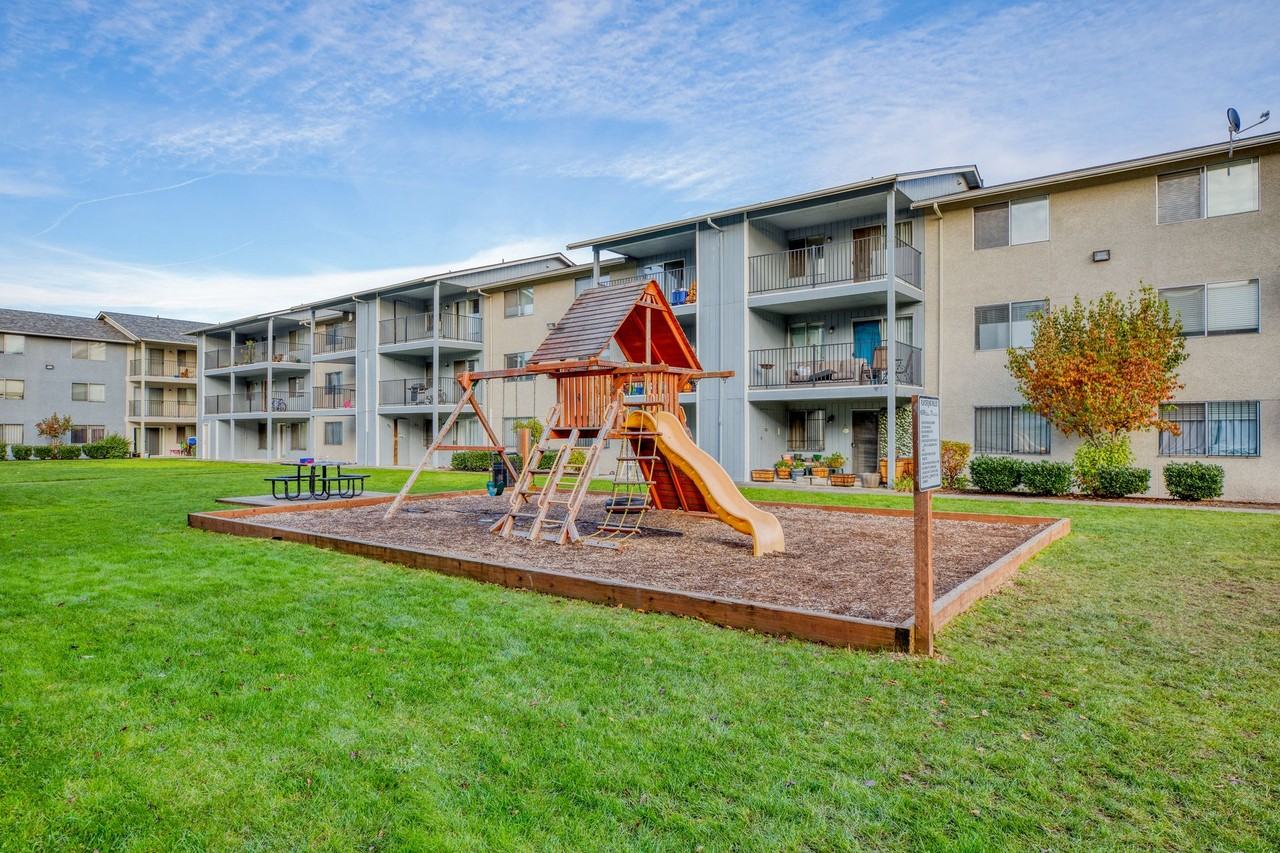 Alta Apartments - Photo 3 of 22