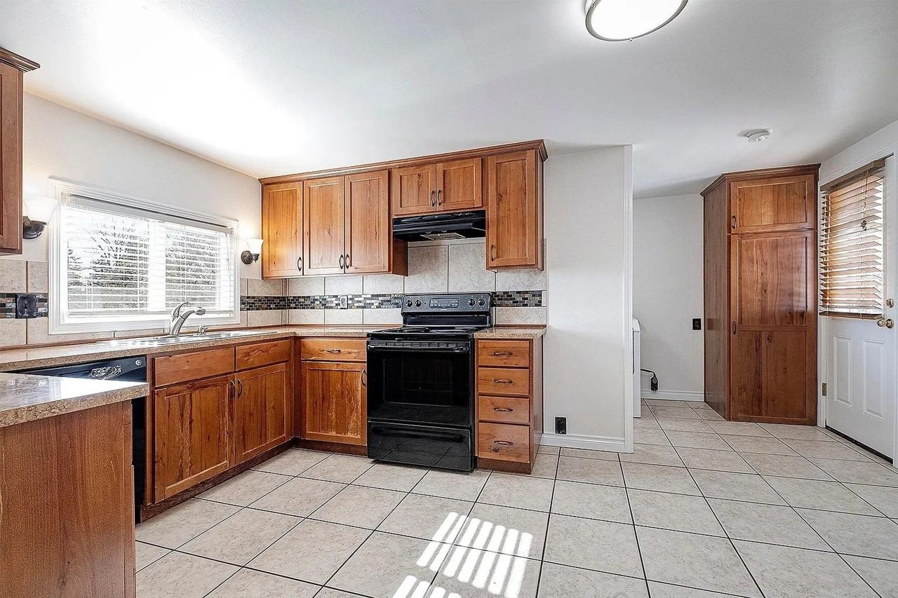 757 S 8th Ave - Photo 3 of 18