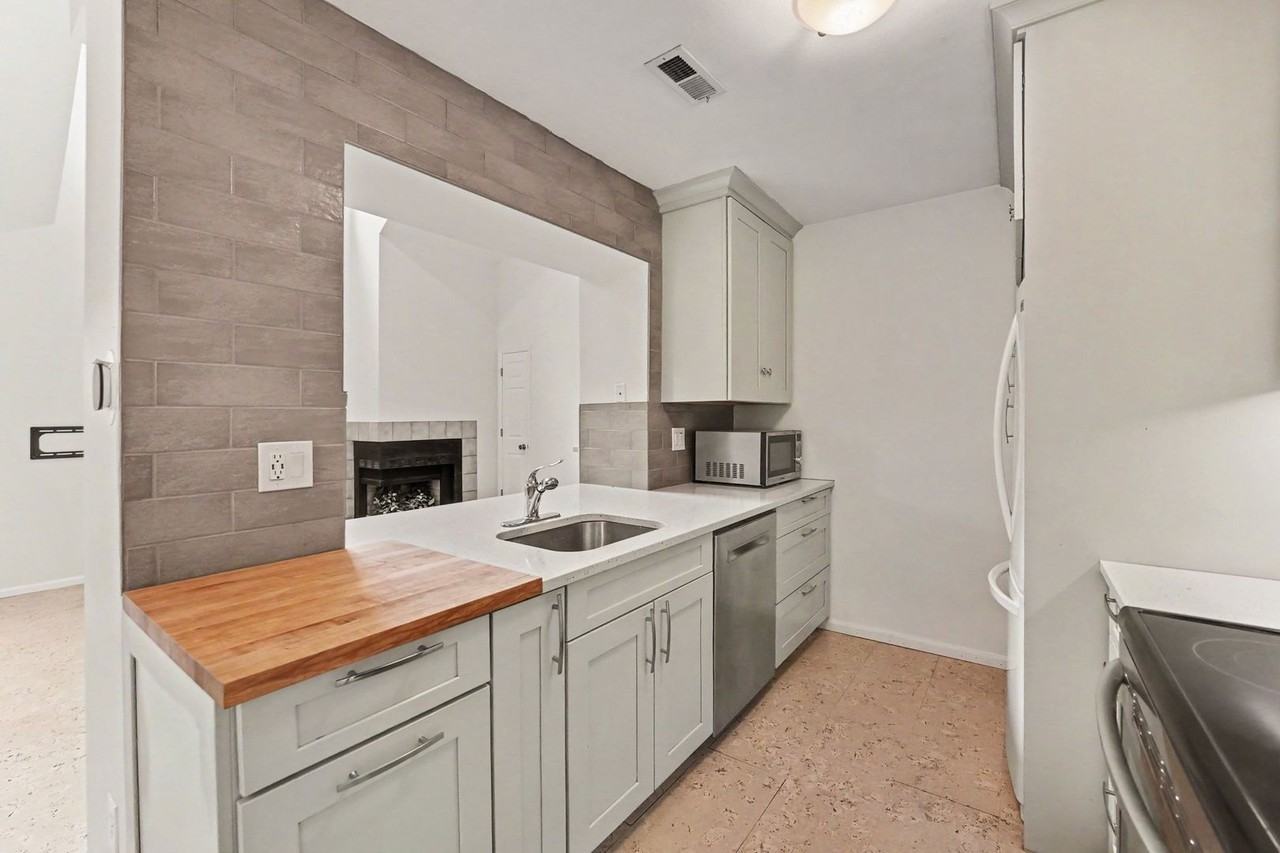 6761 S Ivy Way #B6 - Photo 4 of 23