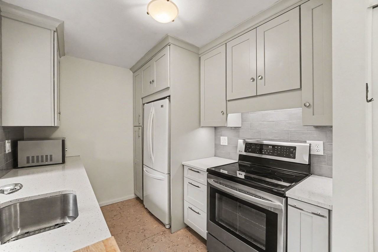 6761 S Ivy Way #B6 - Photo 6 of 23