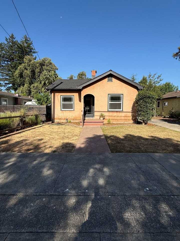 817 Wright St - Photo 2 of 21