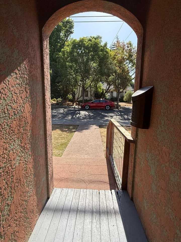 817 Wright St - Photo 3 of 21