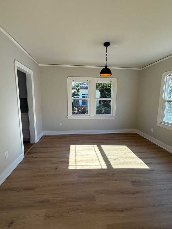 817 Wright St - Photo 4 of 21