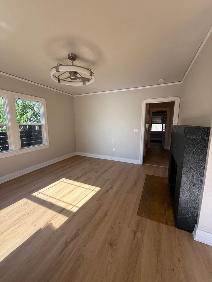 817 Wright St - Photo 5 of 21