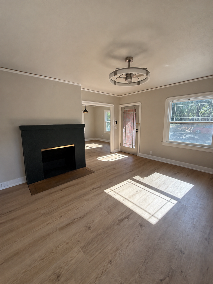 817 Wright St - Photo 6 of 21