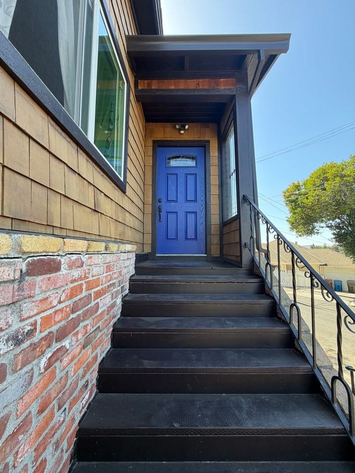 2329 Scenic Ave - Photo 2 of 23