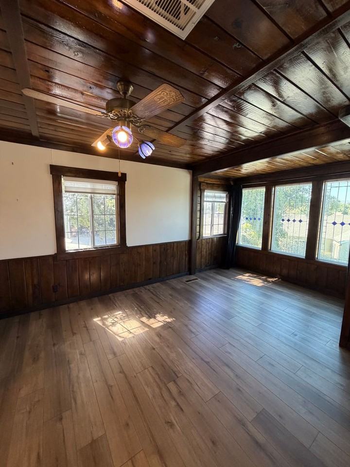 2329 Scenic Ave - Photo 6 of 23