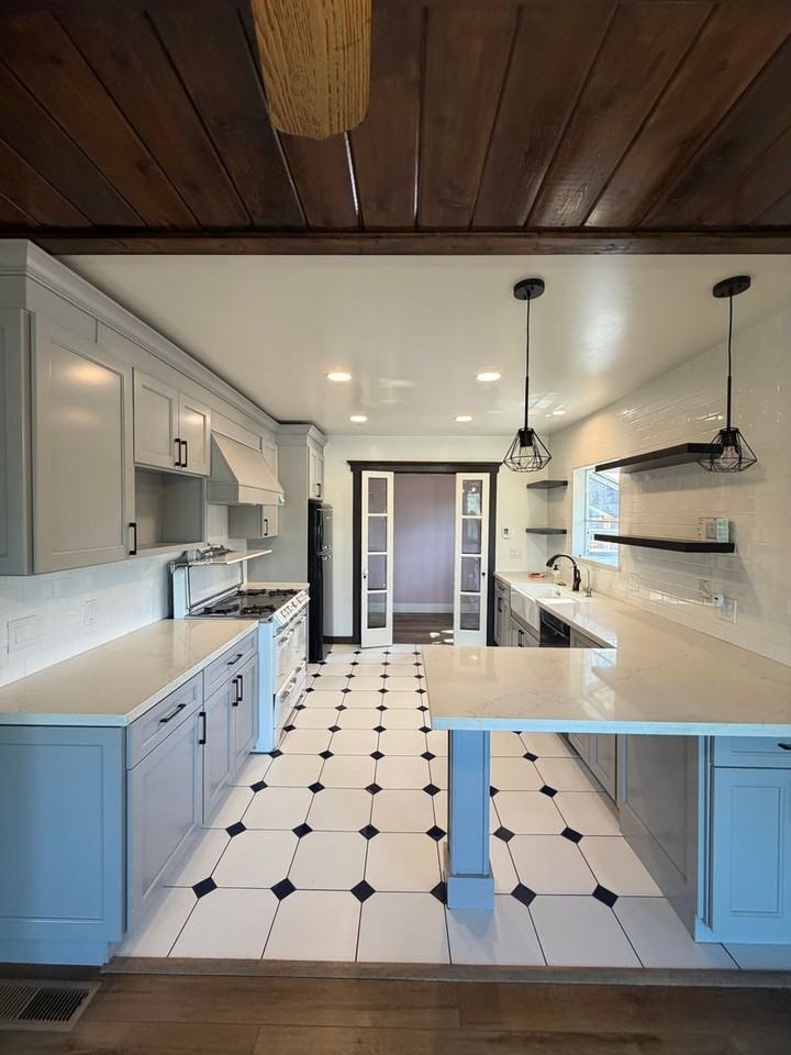 2329 Scenic Ave - Photo 7 of 23