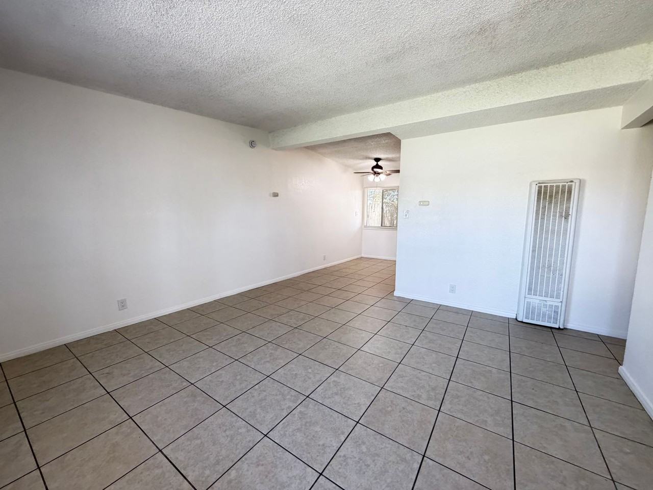 305 Oasis Dr - Photo 2 of 15