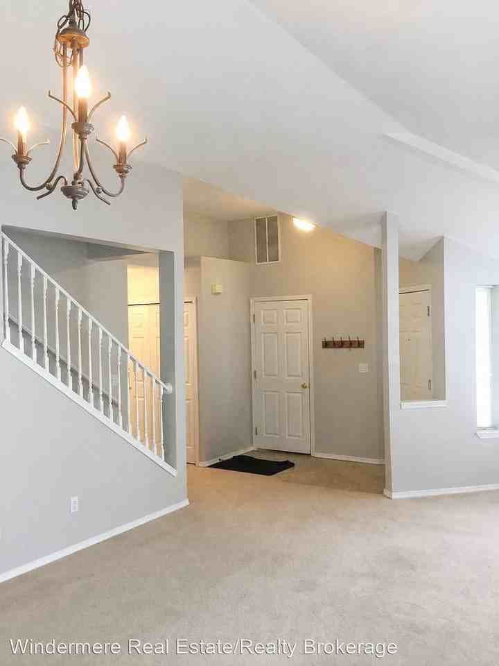 5009 Freeport Ln #A - Photo 4 of 28