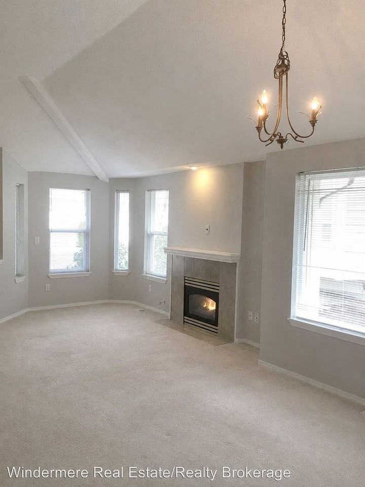 5009 Freeport Ln #A - Photo 6 of 28