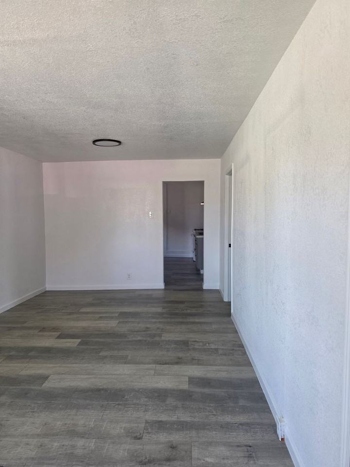 1178 E Park Way - Photo 4 of 25