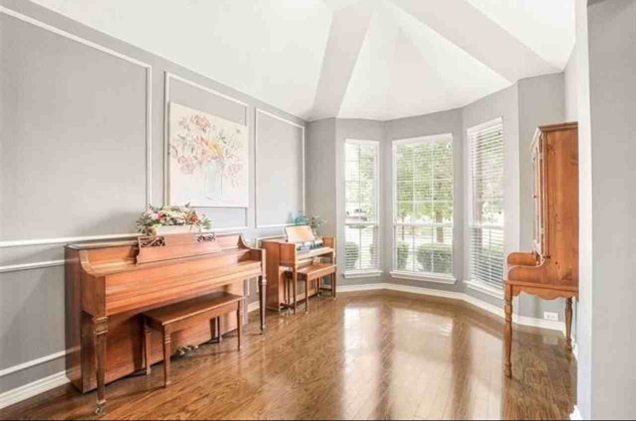 4960 Obrien Way - Photo 3 of 37