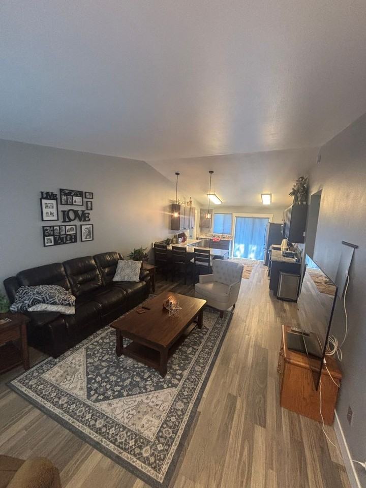 720 E Whispering Pines Ln - Photo 2 of 16