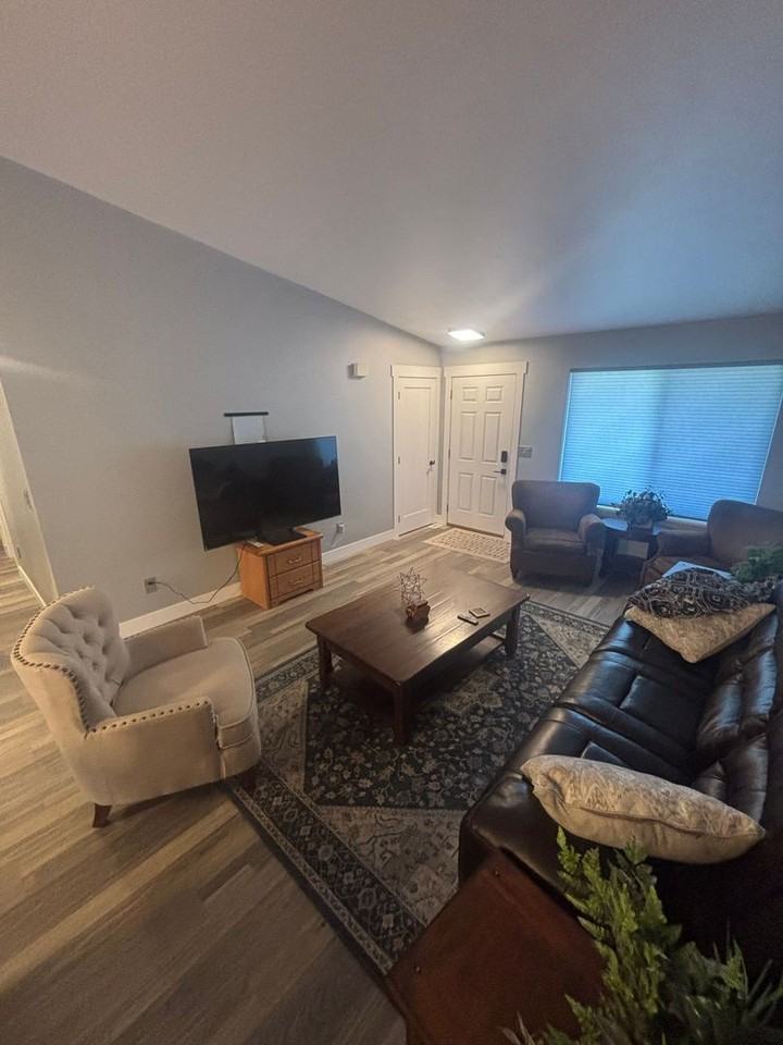 720 E Whispering Pines Ln - Photo 5 of 16
